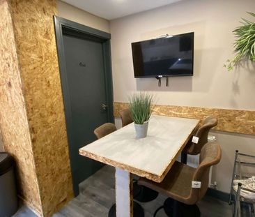 Victoria Road Room 8 - Photo 1