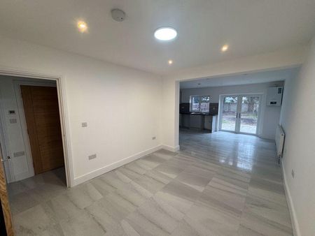 5 bedroom semi-detached house to rent - Photo 3