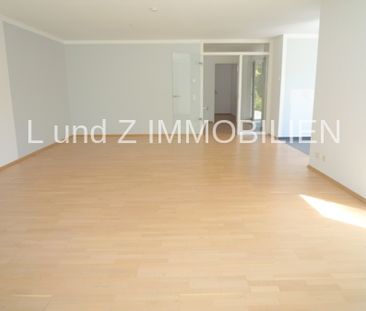 ** Außergewöhnliche helle und großzügige 2,5 - Zimmer Terrassenwohn... - Photo 5