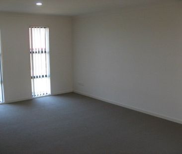 Air Conditioned Private 4 Bedroom Home - Photo 4