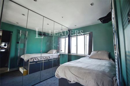 2 bedroom apartment to rent Browning Road, CM7 - Photo 2