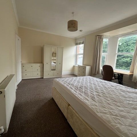 4 Bedroom | 196 Lipson Road, PL4 7NX - Photo 1