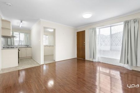 Cozy and Affordable Living in Lalor - Photo 5