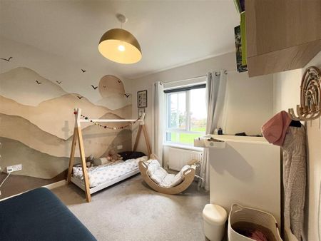 3 bedroom semi-detached house to rent - Photo 2