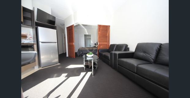 1205/42 Surf Parade, Broadbeach $500pw - Photo 1