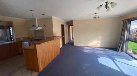 Ideal Family Home in Sought After School Zones - Photo 4