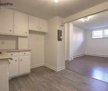 1370 Frontenac - Photo 2