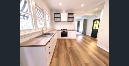 Superbly located and renovated home in Hamlyn Heights. - Photo 4