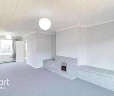 4 bedroom detached house to rent - Photo 5