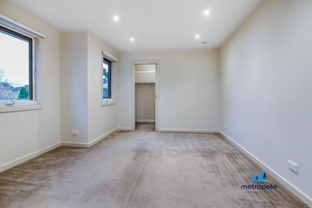 1/268 Lawrence Road, MOUNT WAVERLEY, VIC - Photo 4