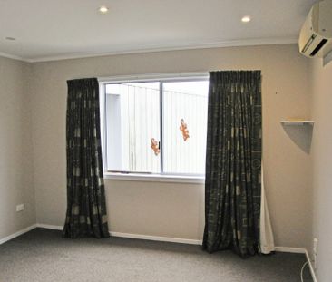 4 BEDROOMS, OFFICE AND LOTS OF SHEDS! - Photo 1