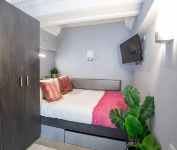 Deluxe 2 Bed Apartment - Photo 4