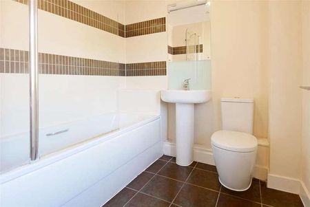 Fraser Row, Fishbourne, PO18 - Photo 3