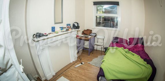 Flat 1, 18 Wellington Square, NG7 1NG, NOTTINGHAM - Photo 2