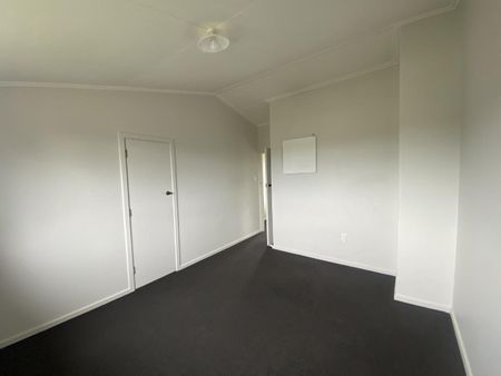 3 Bedrooms Glengarry - Photo 3