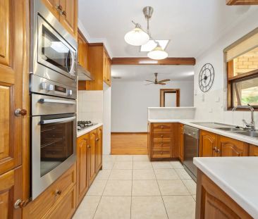 Beautiful Family Home with Solar System - Photo 2