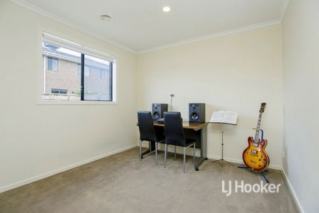 1 Lorne Way, Point Cook VIC, Belconnen - Photo 4