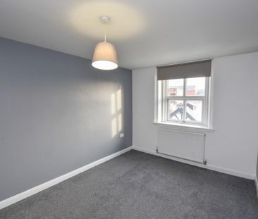 1 bed Apartment for Rent - Photo 2