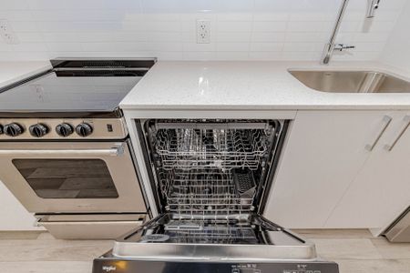 For Lease - 3250 Carding Mill Trail Unit# 306, Oakville, Ontario - Photo 4