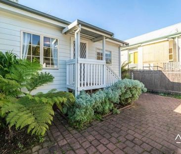 Stunning Fully Furnished Cottage in East Launceston - Photo 2