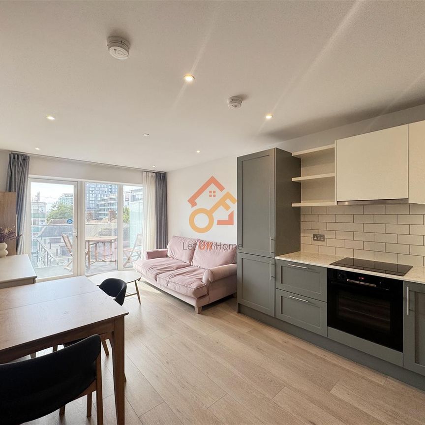 2 Merino Gardens, London, E1W - Photo 1