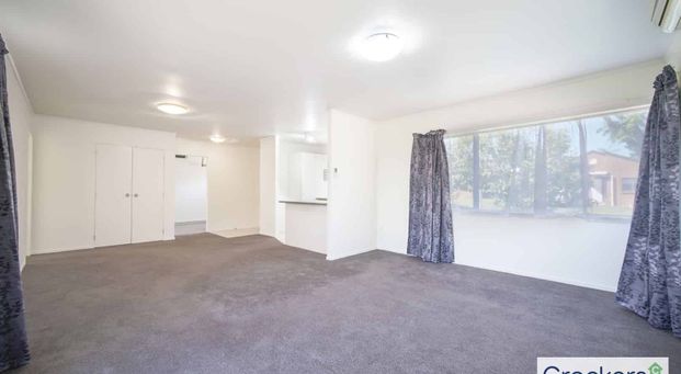 Charming 3-Bedroom Home in Henderson – 30 Kona Crescent - Photo 1