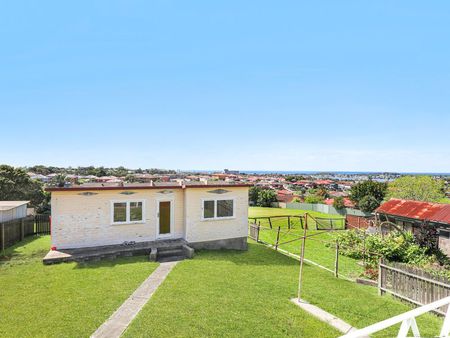 Classic Charm, Stunning Lake & Ocean Views - Photo 4