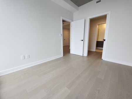 5605 Avenue Pierre-De Coubertin, #1113 - Photo 4