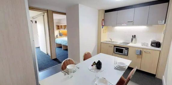 3 Bedroom Apartment - Photo 2