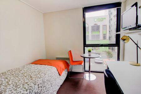 Standard Studio East Facing - Photo 3