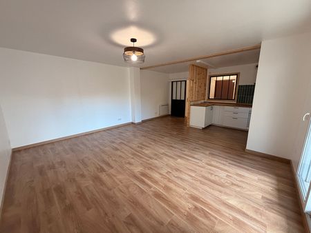 Location Appartement 3 pièces 68m² - Photo 3