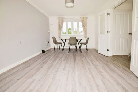 3 bedroom semi-detached house to rent - Photo 2