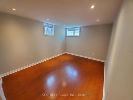 Detached Home For Lease | W9253769 - Photo 2