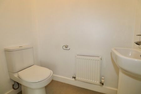 Cleave Close, Clacton-on-Sea CO16, Property for rent - Photo 4