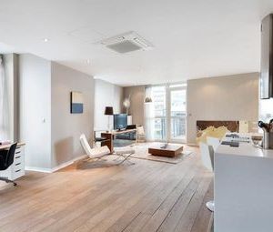 2 Bedrooms Flat to rent in Palace Place, Westminster SW1E | £ 1,800 - Photo 1