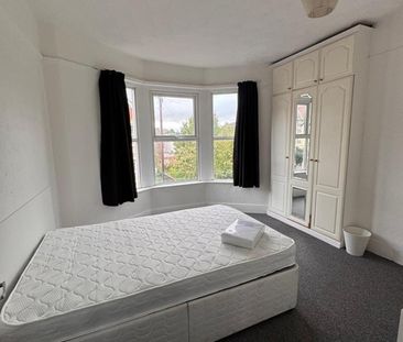 Room in a Shared House, Hinton Road, BS16 - Photo 4