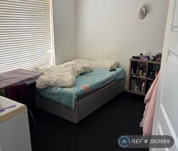 1 bedroom in a house share to rent - Photo 1