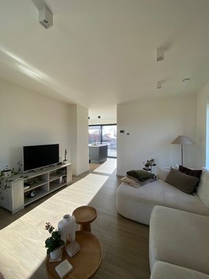 Prachtig nieuwbouwappartement met zeer ruim terras te Eksel - Photo 1