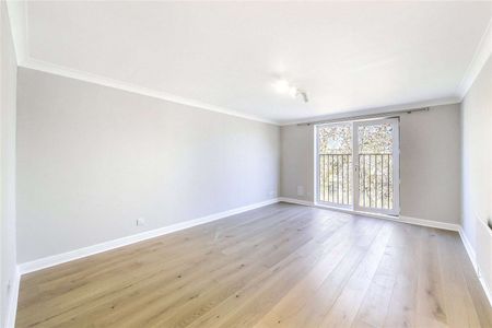 Fabulous proportions, central Chiswick location & secure underground parking. - Photo 3