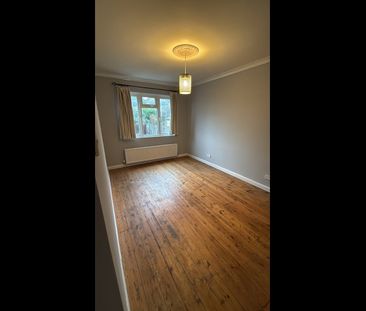 Room in a Shared Flat, Sanderstead Road, CR2 - Photo 3