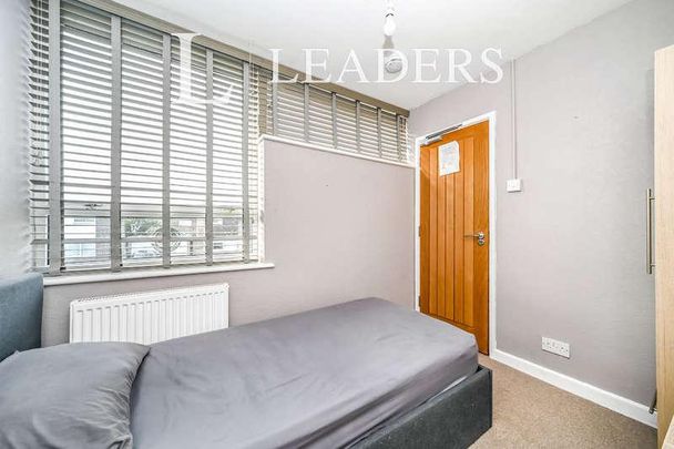 Seaton Drive,bedford, MK40 - Photo 1