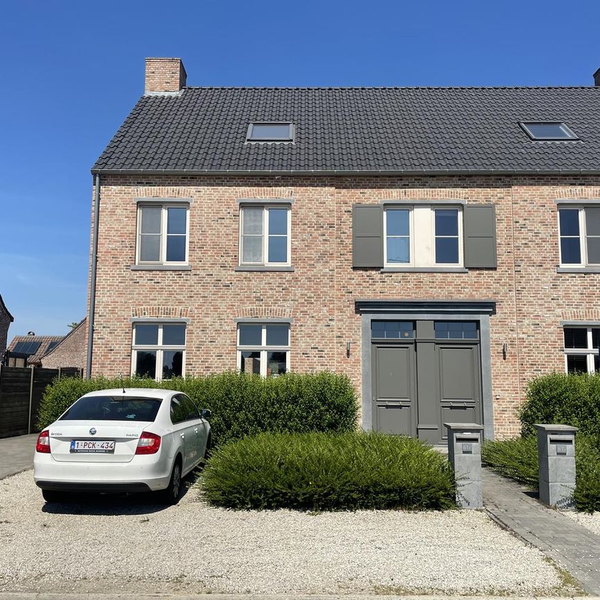 Gezinswoning 4 slaapkamers met tuin en garage - Photo 1