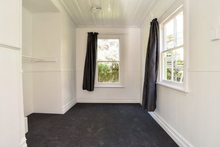 136 Queen St, North Dunedin. 8 Bedrooms - Photo 4