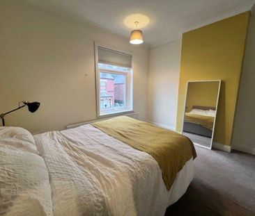 2 bedroom semi-detached house to rent - Photo 4