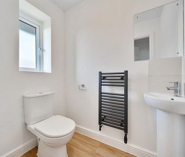 3 bedroom detached house to rent - Photo 6