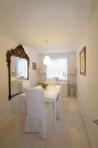 3 bedroom flat to rent - Photo 4