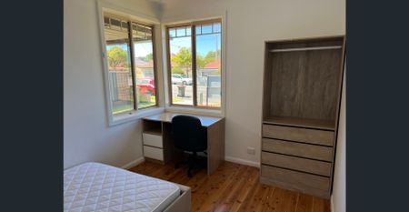 Rooms available in share house! Furnished and all bills included! - Photo 5