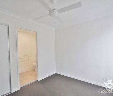 2-BEDS TOWNHOUSE IN SPRINGFIELD LAKES PRIME LOCATION! - Photo 1