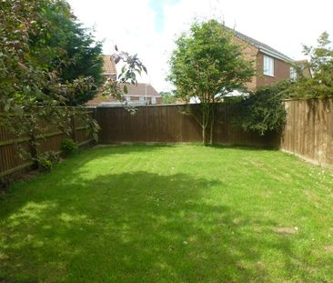 Semi-detached house to rent on - Photo 6