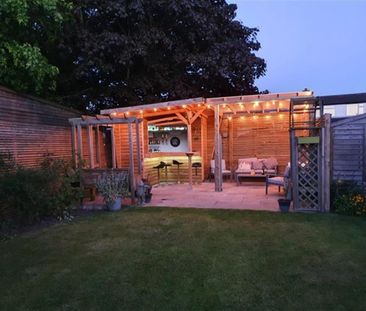 3 bedroom semi-detached house to rent - Photo 1